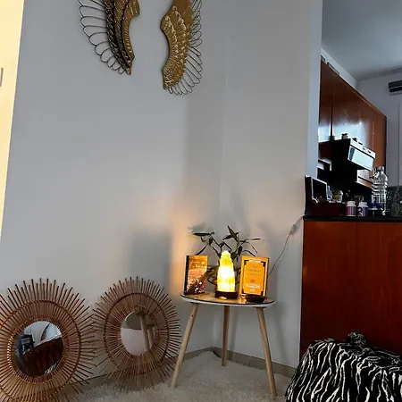 דירה Makenzy 2 Bedrooms For Rent לרנקה