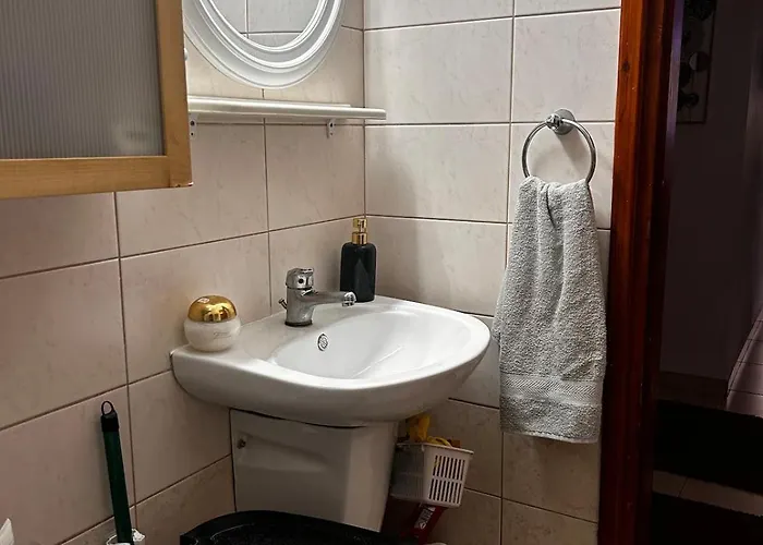 アパート Makenzy 2 Bedrooms For Rent ラルナカ