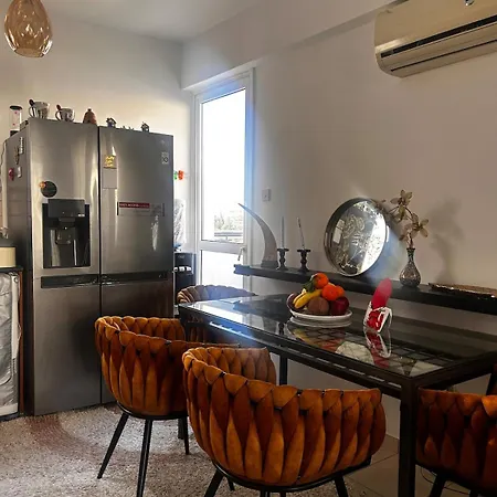 Makenzy 2 Bedrooms For Rent Apartment Larnaca