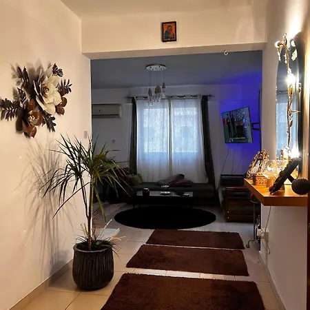 Makenzy 2 Bedrooms For Rent Apartment